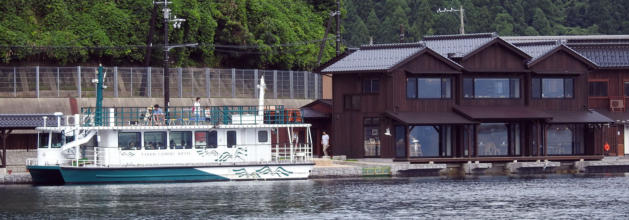 【公式】伊根湾めぐり遊覧船 | 伊根の舟屋へ行こう!(丹後海陸交通)